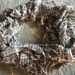 Infinity scarf